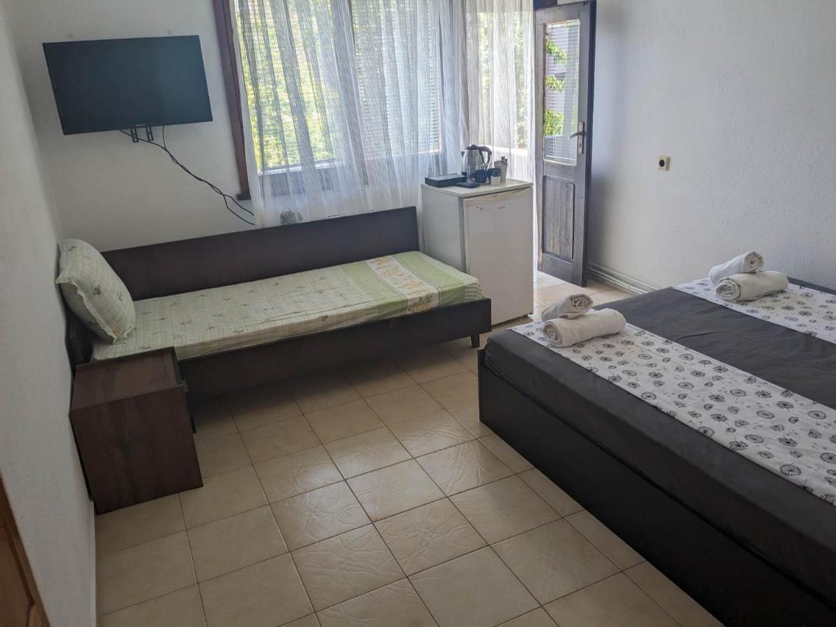 Цвета Hotell Sinemoretz Eksteriør bilde